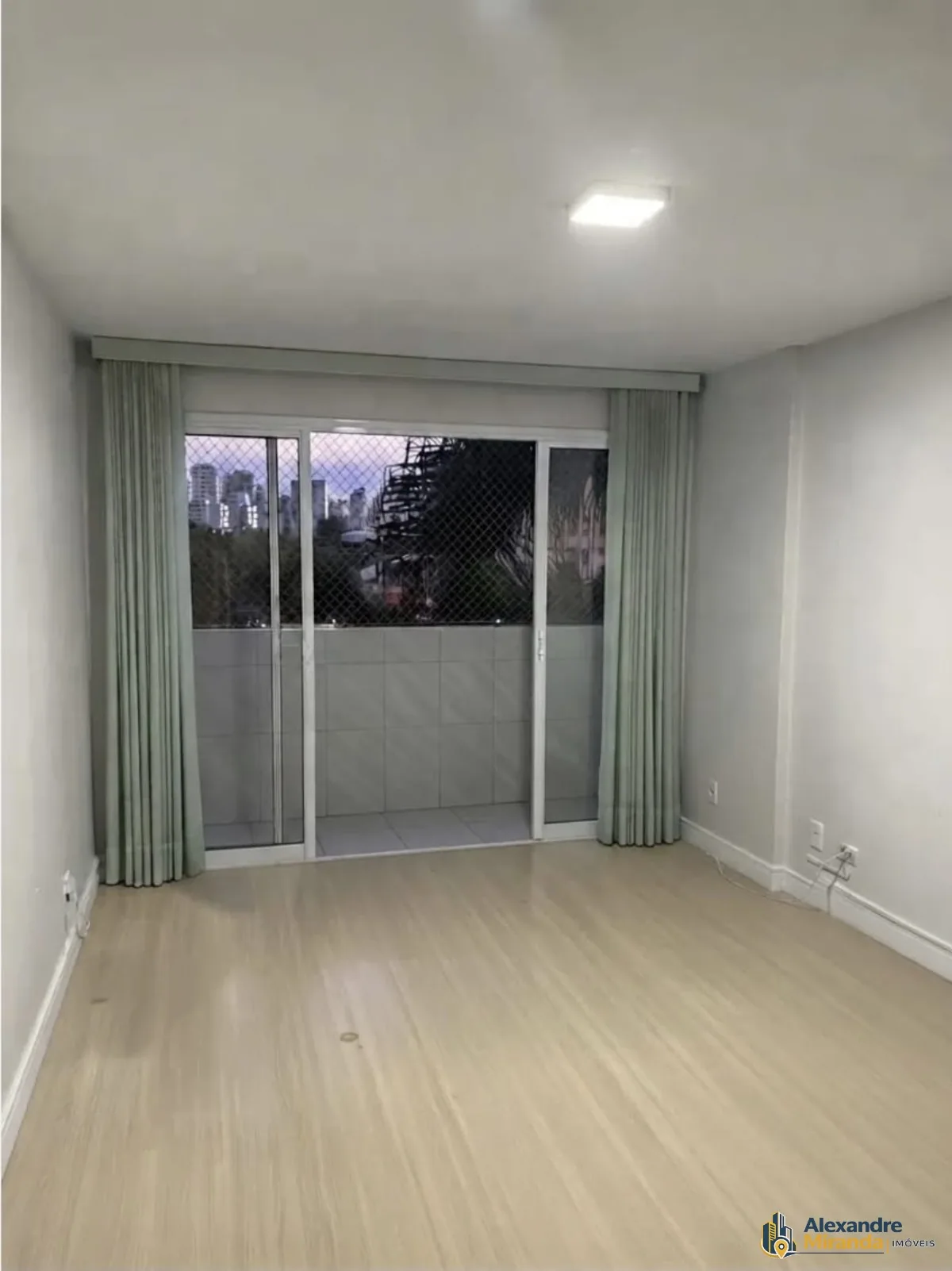 APARTAMENTO A VENDA NA VILA OLIMPIA COM 2 QUARTOS E 2 DANHEIROS